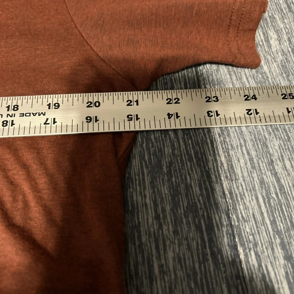 Oakley Rust Red Retro Logo Graphic Design Men's Large T-Shirt